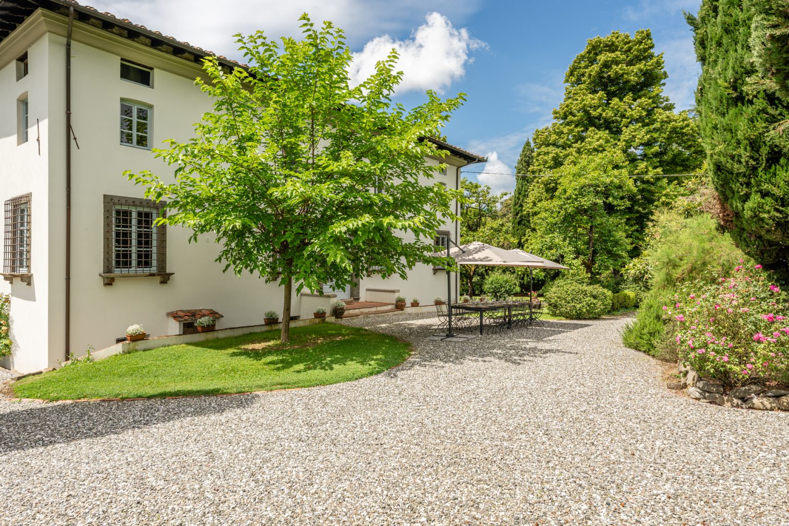 2048-FMB-Villa-Buonvisi-04-1536x1024