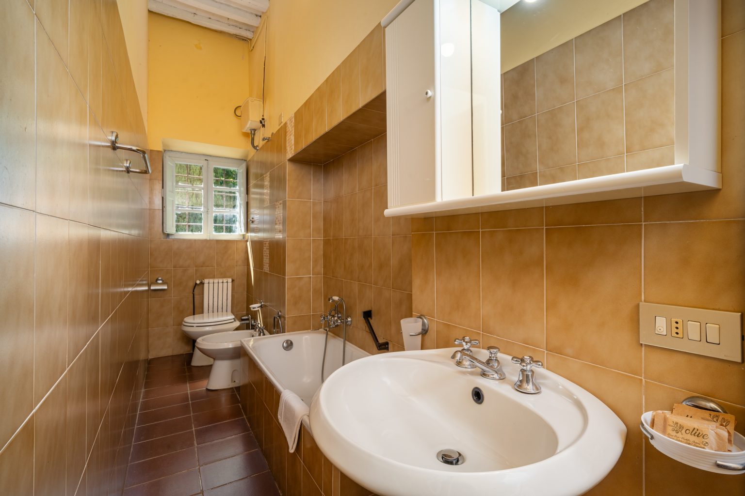 2048-FMB-Villa-Buonvisi-09-1536x1024